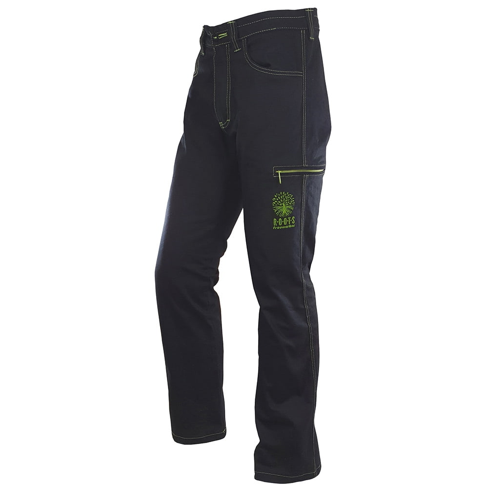 Pantalon d’extérieur Roots Pure en noir avec coutures vertes et broderie verte d’un arbre et inscription « ROOTS freeworker » sur la jambe du pantalon