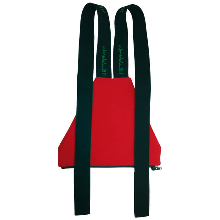 Bavoir zippé en rouge avec bretelles noires, nom du fabricant sur les bretelles en vert