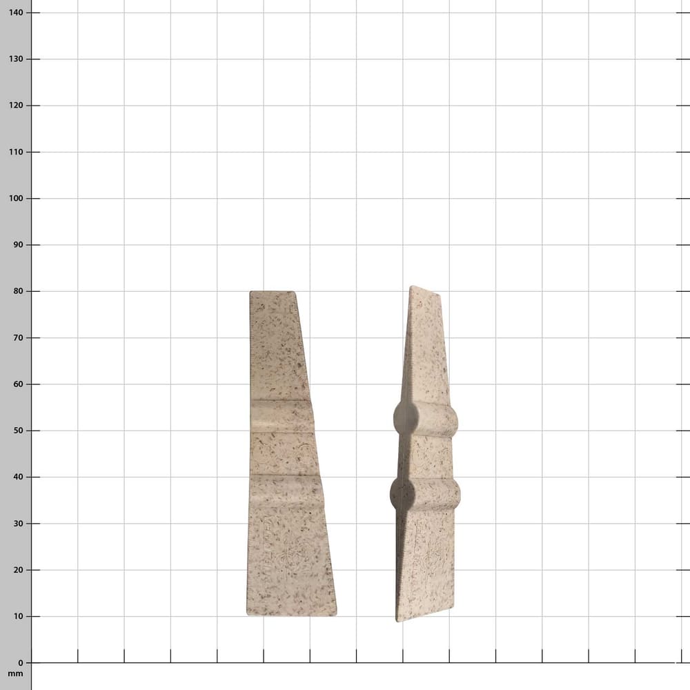 Deux pièces en plastique beige de formes et de textures différentes, sans marque ou nom de produit visible