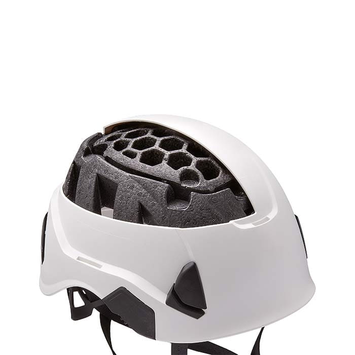 Casque PETZL Strato Vent blanc avec coque intérieure visible en mousse noire
