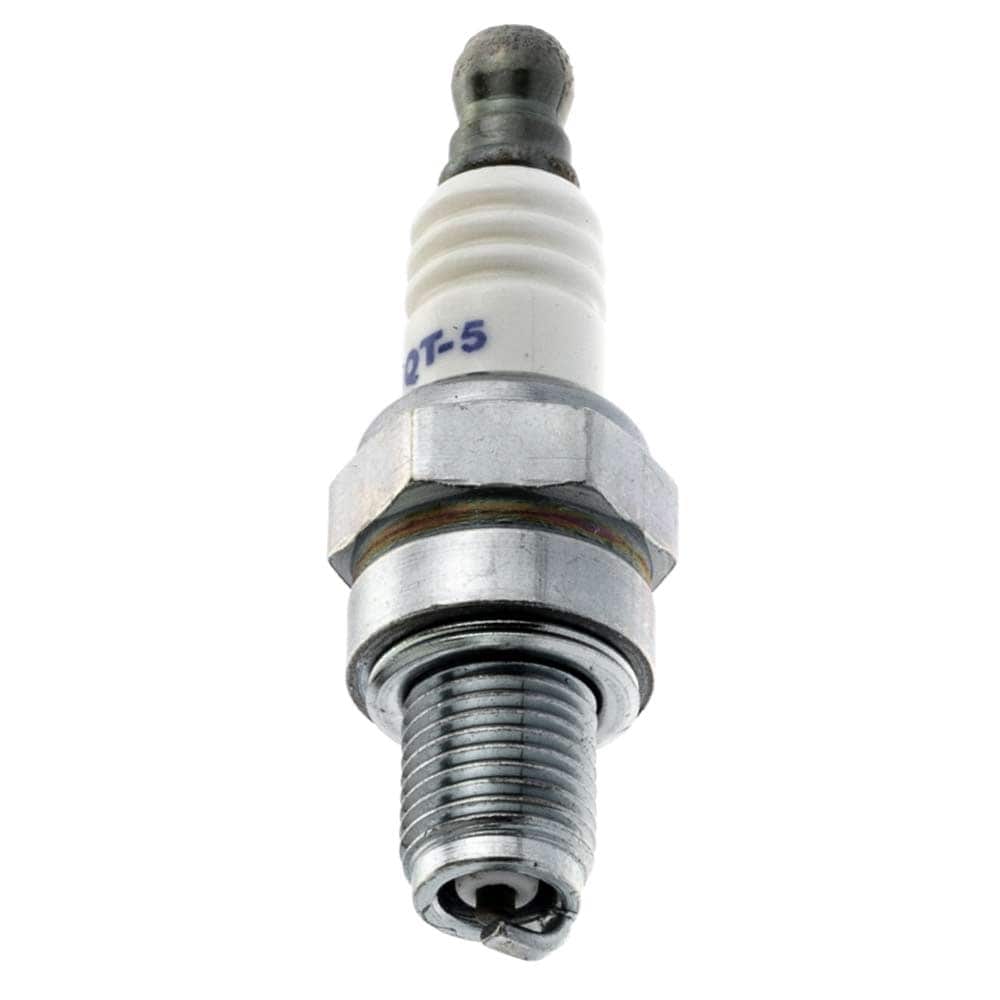 Bougie HQT-5 avec filetage métallique et isolateur en céramique blanche avec « HQT-5 » écrit dessus