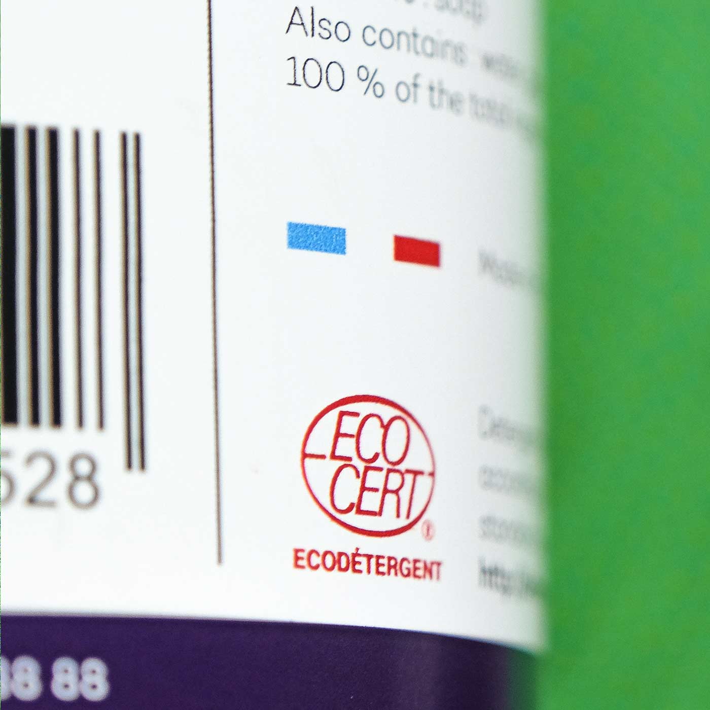 Gros plan de l’étiquette Beal Rope Cleaner avec sceau ECOCERT Ecodétergent et code-barres sur fond blanc