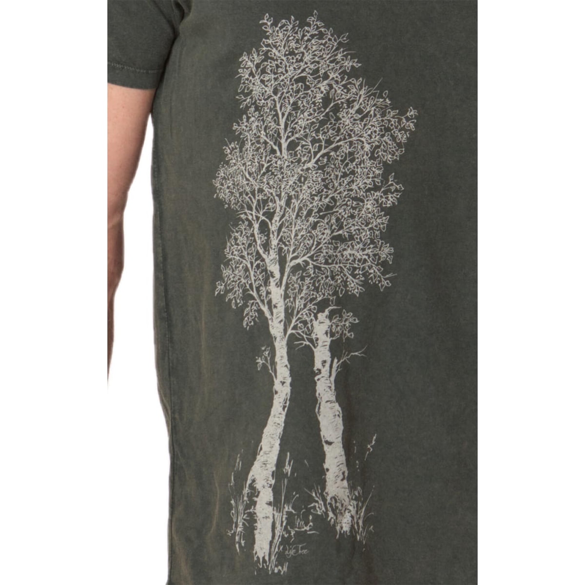 Détail du motif de l’arbre blanc sur le t-shirt Birch Tree vert olive