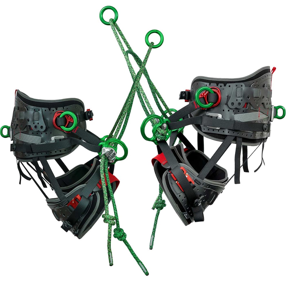Vue latérale de la ceinture de sécurité Kinisi Max avec cordes vertes, boucles rouges et coussinets noirs