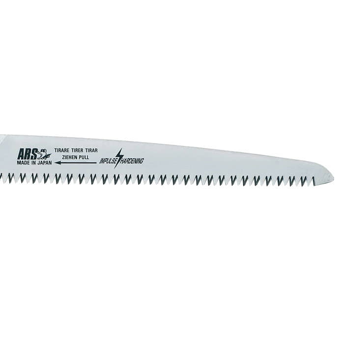 Lame de scie ARS Cam-24 Pro, lame de scie à dents dentelées et inscription « Made in Japan », « Tirare Tirer Tirar Pull Pull » et « Impulse Hardening » sur métal argenté