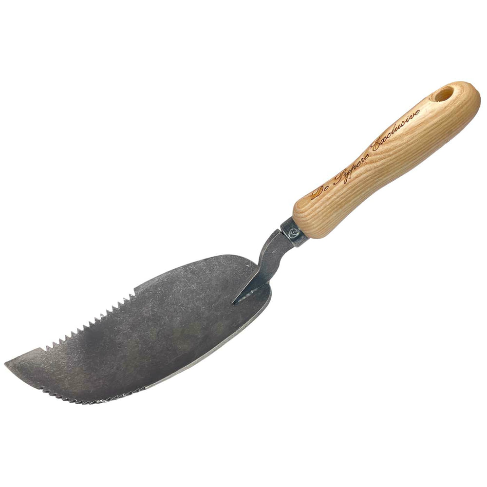 Pelle de jardin Root Ranger avec lame en métal dentelée et manche en bois avec lettrage exclusif De Hyppee