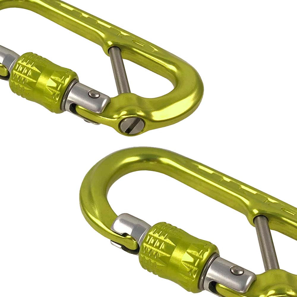 Deux mousquetons XSRE Lock Captive Bar jaune-vert avec capuchon à vis et pièces métalliques de couleur argentée, se chevauchant partiellement sur fond blanc