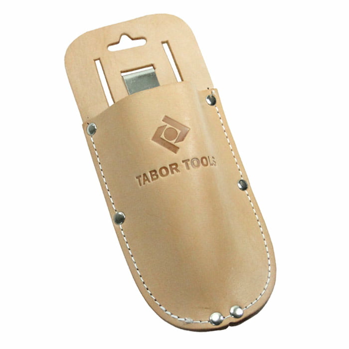 Ceinture à outils Tabor en cuir marron clair avec coutures blanches et rivets métalliques, embossée de l’inscription « TABOR TOOLS » et d’un logo