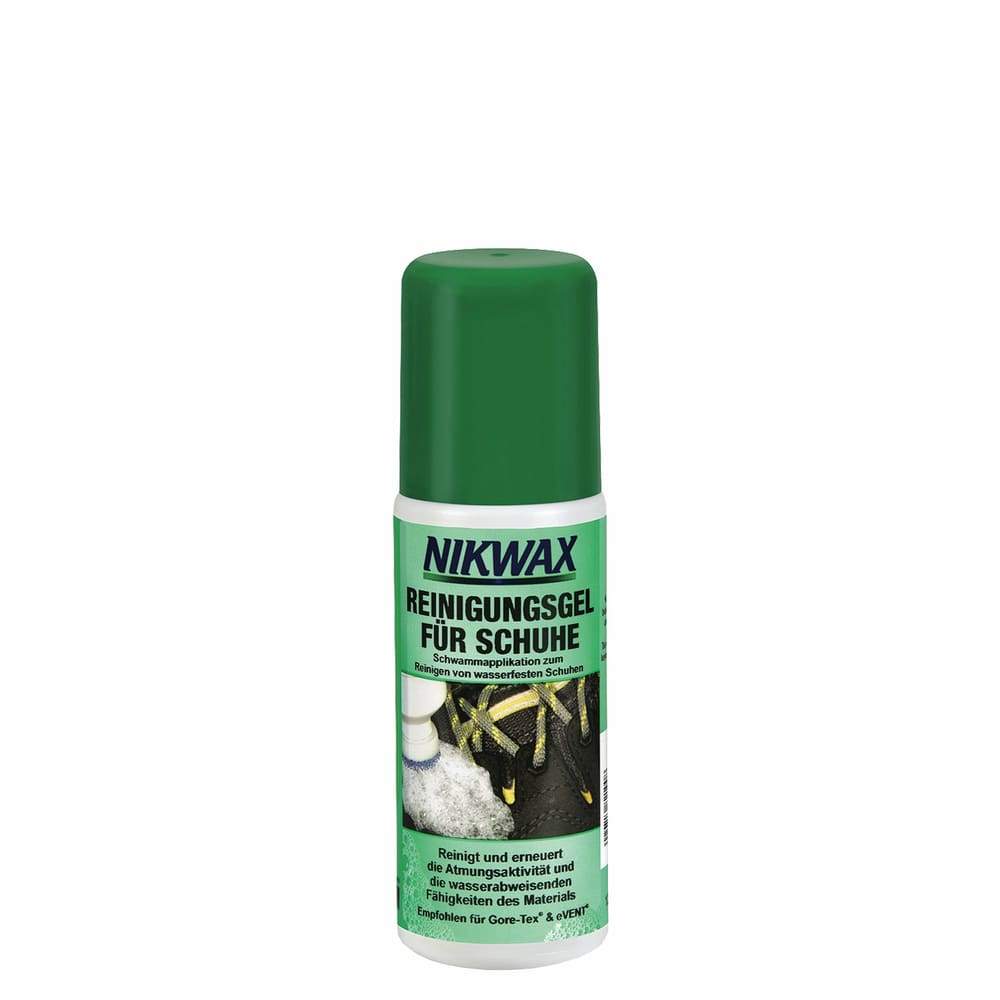 Gel nettoyant pour chaussures Nikwax avec couvercle vert et étiquette verte montrant une chaussure avec de la mousse et du texte pour nettoyer et renouveler la respirabilité et les propriétés hydrofuges