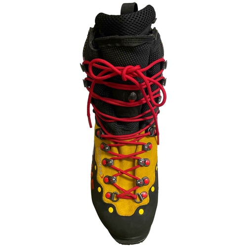 Zugspitze Chaussures de montagne Extreme en jaune et noir avec lacets rouges, vue de dessus