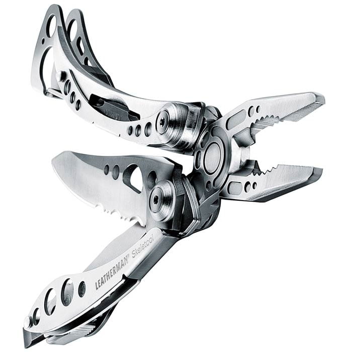 Leatherman Skeletool outil multifonction en métal avec pinces ouvertes et couteaux