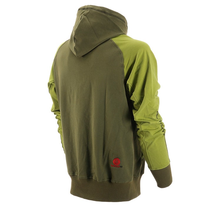 Sweat à capuche Forest WoodU en deux nuances de vert à l’arrière avec un petit logo rouge sur le bas du dos