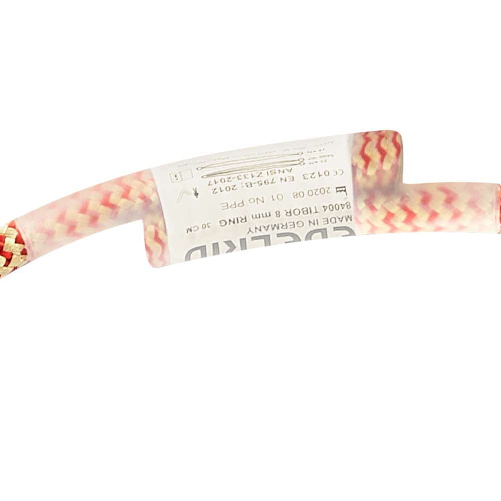 Détail d’une étiquette sur l’anneau Tibor Loop avec des informations textuelles et un film de protection