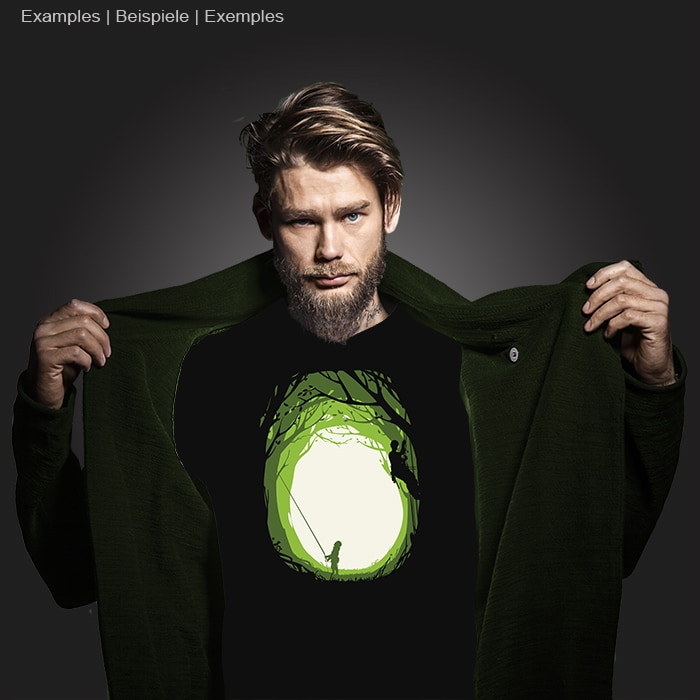 T-shirt noir Inside Me à motif forêt et escalade vert et blanc, modèle porté par l’homme