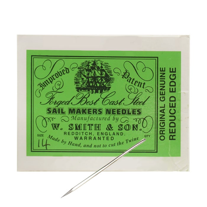 Aiguille de gréement avec étiquette verte, fabricant W. Smith & Son, taille 14, inscription « Forged Best Cast Steel Sail Makers Needles », « Original Genuine Reduced Edge » visible