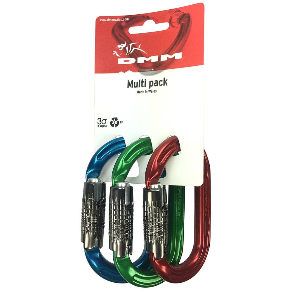 3 mousquetons Ultra O Color en bleu, vert et rouge avec fermoir argenté, emballés dans une boîte en carton blanc avec zone supérieure rouge et logo DMM