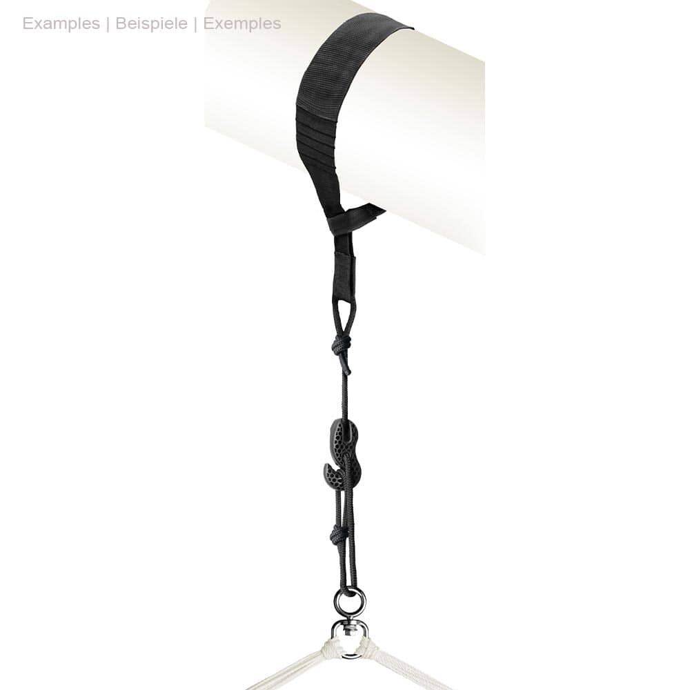 Sangle de siège TreeMount noir avec nœud et crochet, attachée à un tube blanc