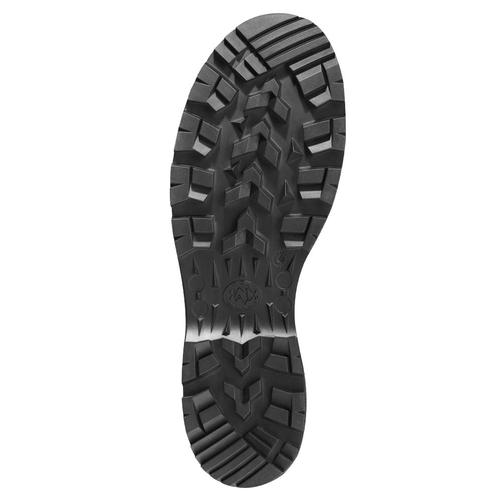 Semelle crantée noire Trekker Mountain 2.0 d’une chaussure de montagne, nom du fabricant non visible