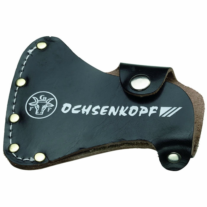 Housse de protection en cuir noir avec surpiqûres blanches et l’inscription « OCHSENKOPF » ainsi qu’un logo Ochsenkopf
