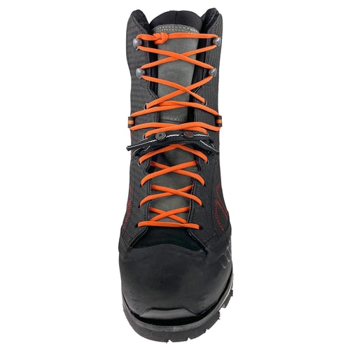 Chaussure de sécurité Evo noire avec lacets orange visibles de face, nom du fabricant non visible
