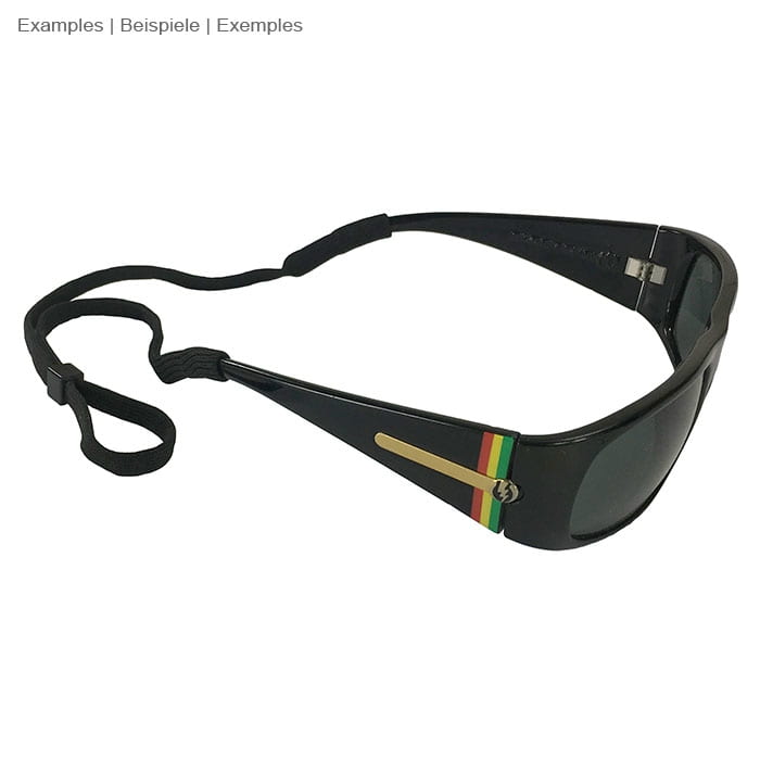 Lunettes de soleil noires avec sangle de lunettes, pas d’informations sur le fabricant, les lunettes ont des rayures colorées sur les branches