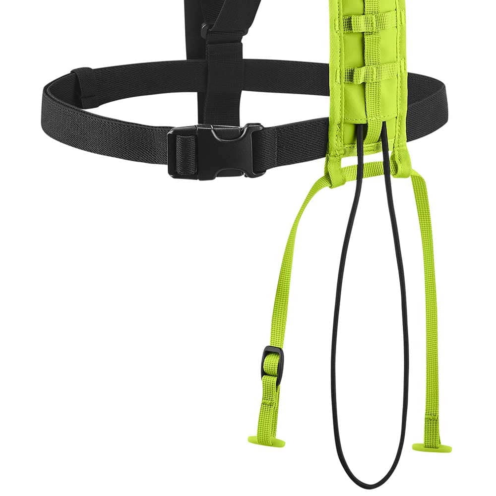 Coffre élastique TreeRex d’Edelrid, gros plan de la boucle noire et des bandes élastiques vertes et noires sur la partie inférieure de la sangle