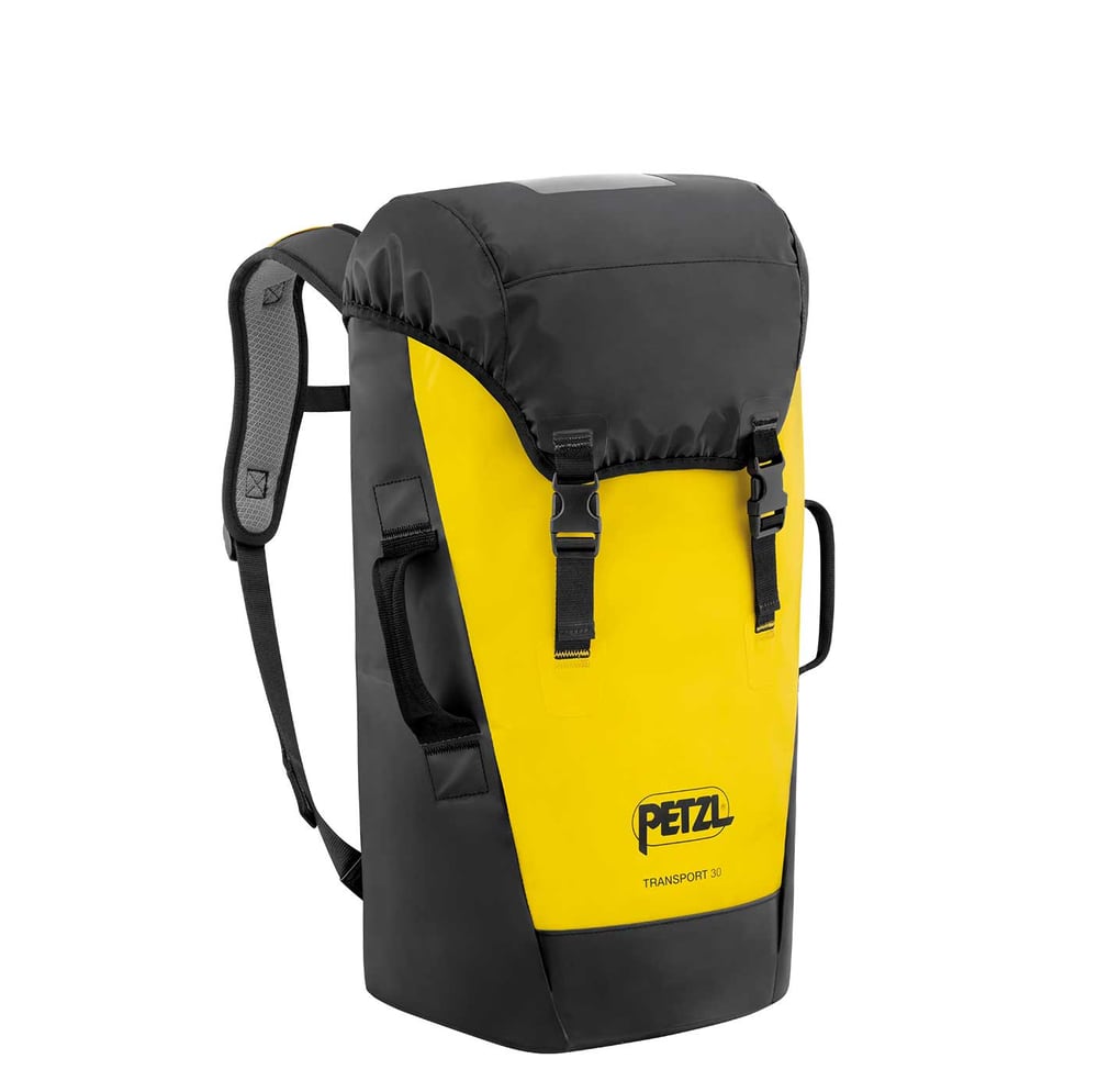 Sac à dos Petzl Transport 30 noir et jaune avec deux boucles à l’avant et sur les poignées latérales