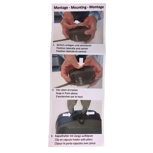 Instructions d’installation de l’adaptateur ECC / 3M avec trois photos et un texte en allemand, anglais et français montrant la fixation de l’adaptateur à un casque antibruit
