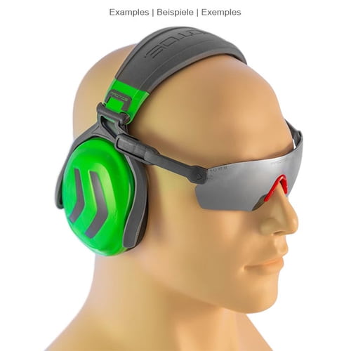 Supports de casque PROTOS de PROTOS, bandeau gris et vert avec protection auditive verte et lunettes grises® sur une tête de modèle
