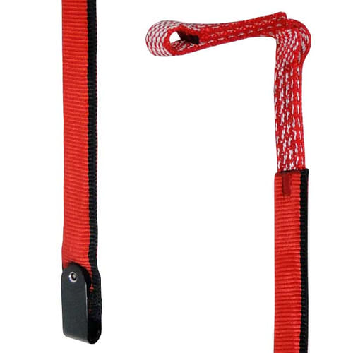 Gros plan du ZipAbsorber 1, montrant la boucle rouge en corde à motifs blancs et le ruban rouge avec bordure noire et partie métallique noire en bas