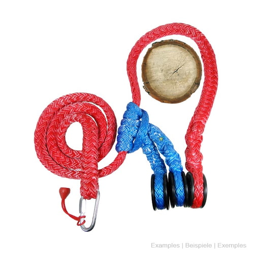 Anneau de gréement L, trois anneaux noirs sur cordes rouges et bleues avec mousquetons, fabricant non visible