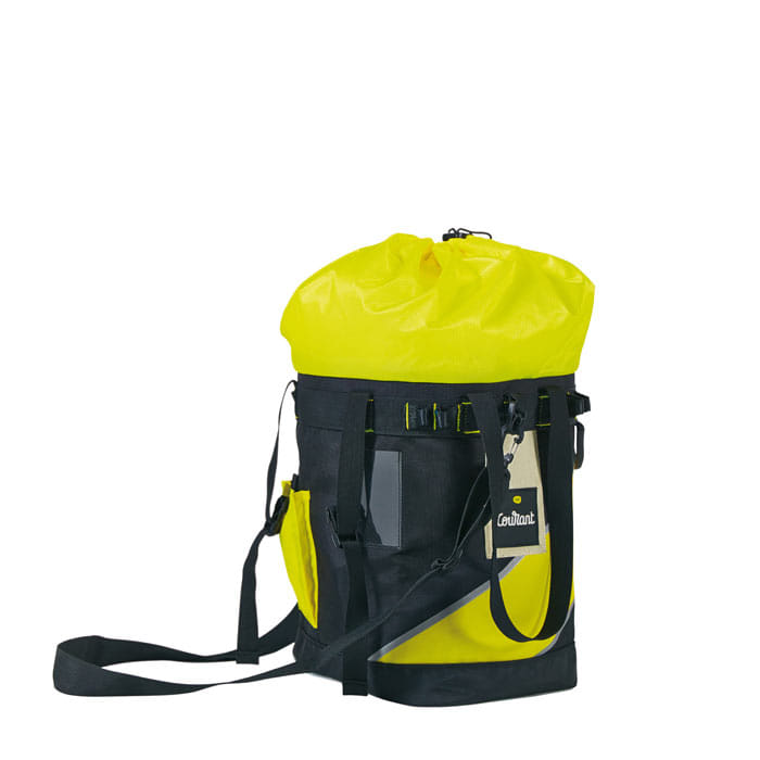 Sac d’escalade Host de Courant en noir et jaune avec fermeture à rabat jaune, sangle et étiquette noires
