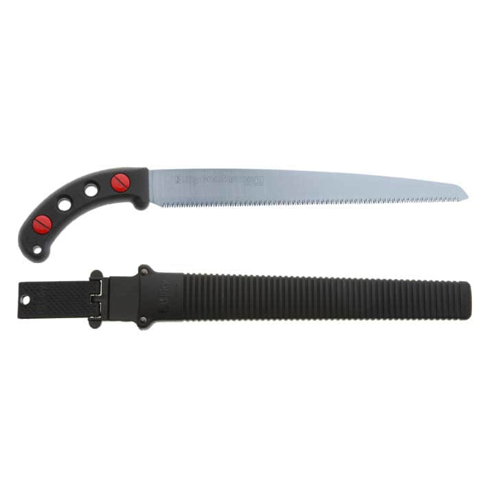 Scie Gomtaro 300-13 avec poignée noire et accent rouge, plus gaine en plastique noir avec cannelures