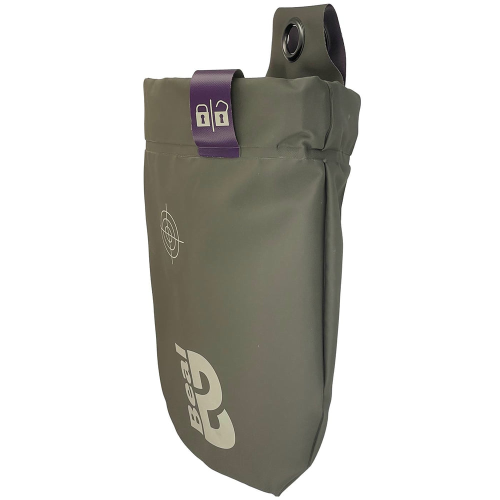 Sac Beal Genius 2 gris avec sangle de fermeture violette et logo blanc sur le devant, avec motif cible