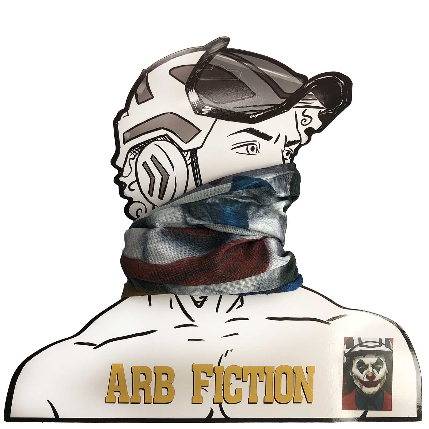 Écharpe Joker Tube avec motif abstrait en blanc, bleu et rouge sur une figurine en carton avec casque et l’inscription « ARB FICTION »