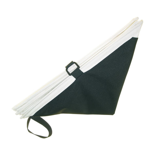 Godet pliant SINGLE, seau blanc plié avec fond noir et clip de fermeture noir, gros plan
