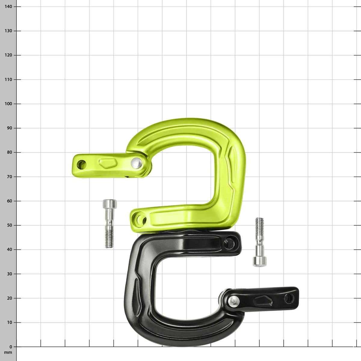 Deux mousquetons, vert en haut, noir en bas, démonté avec deux vis, nom du produit Cupid Swivel visible