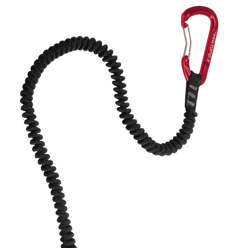 mousqueton rouge avec corde élastique noire, sur fond blanc