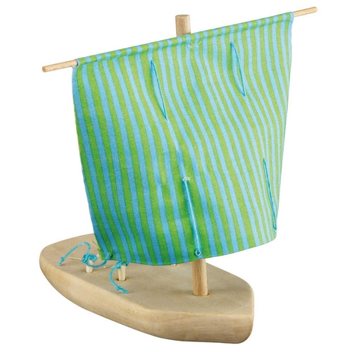 Kosmos Schnitz Set bateau en bois fini avec mât et voile rayée bleu-vert, voile attachée au mât et au bateau
