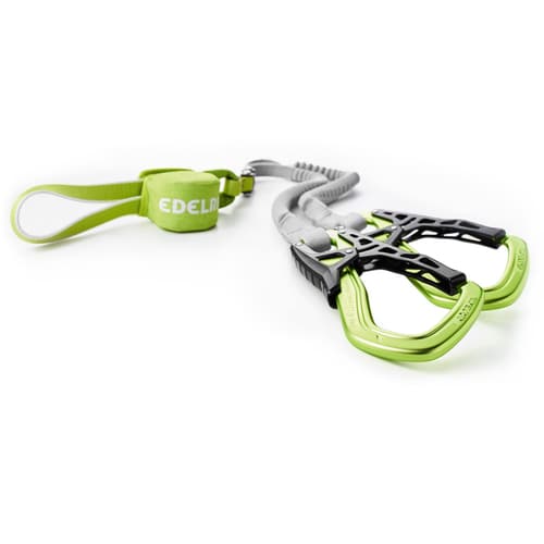 Kit d’escalade Cable Comfort 6.0 avec deux mousquetons verts et noirs, des cordes élastiques grises et une bande textile verte avec le logo EDELRID d’un point de vue oblique sur fond blanc