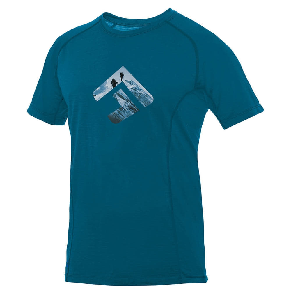 T-shirt bleu à col rond en fourrure 1.0 à manches courtes avec un logo sur la poitrine avec des alpinistes dans le panorama de montagnes