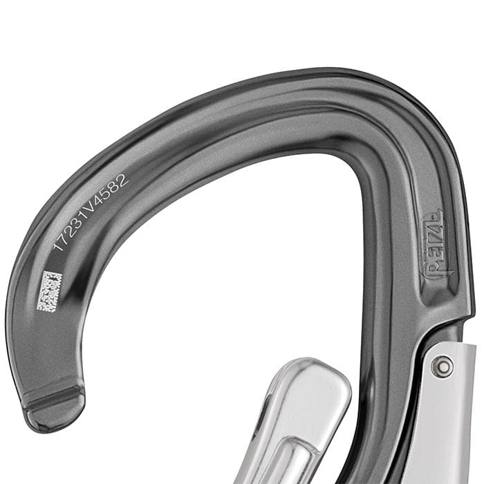 Gros plan de la partie supérieure du mousqueton Eashook Open avec logo Petzl visible