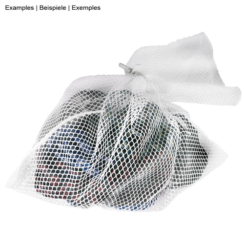 Filet de lavage en maille blanche avec cordon de serrage, rempli de vêtements colorés