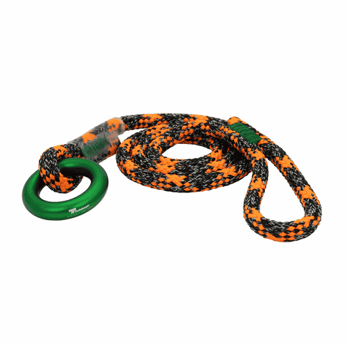 bagueSLING avec corde orange-noir et anneau en métal vert par Trufferberger, couché à plat sur fond blanc