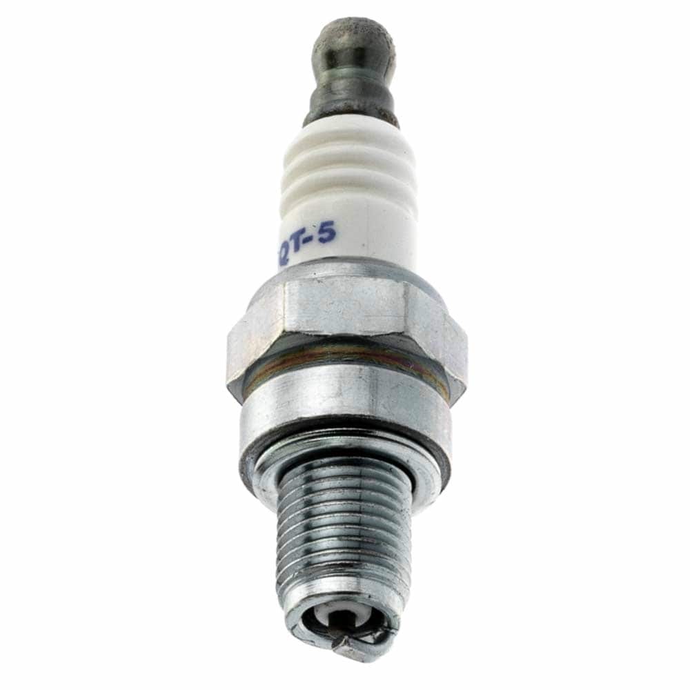 Bougie HQT-5 avec filetage métallique et isolateur en céramique blanche avec « HQT-5 » écrit dessus