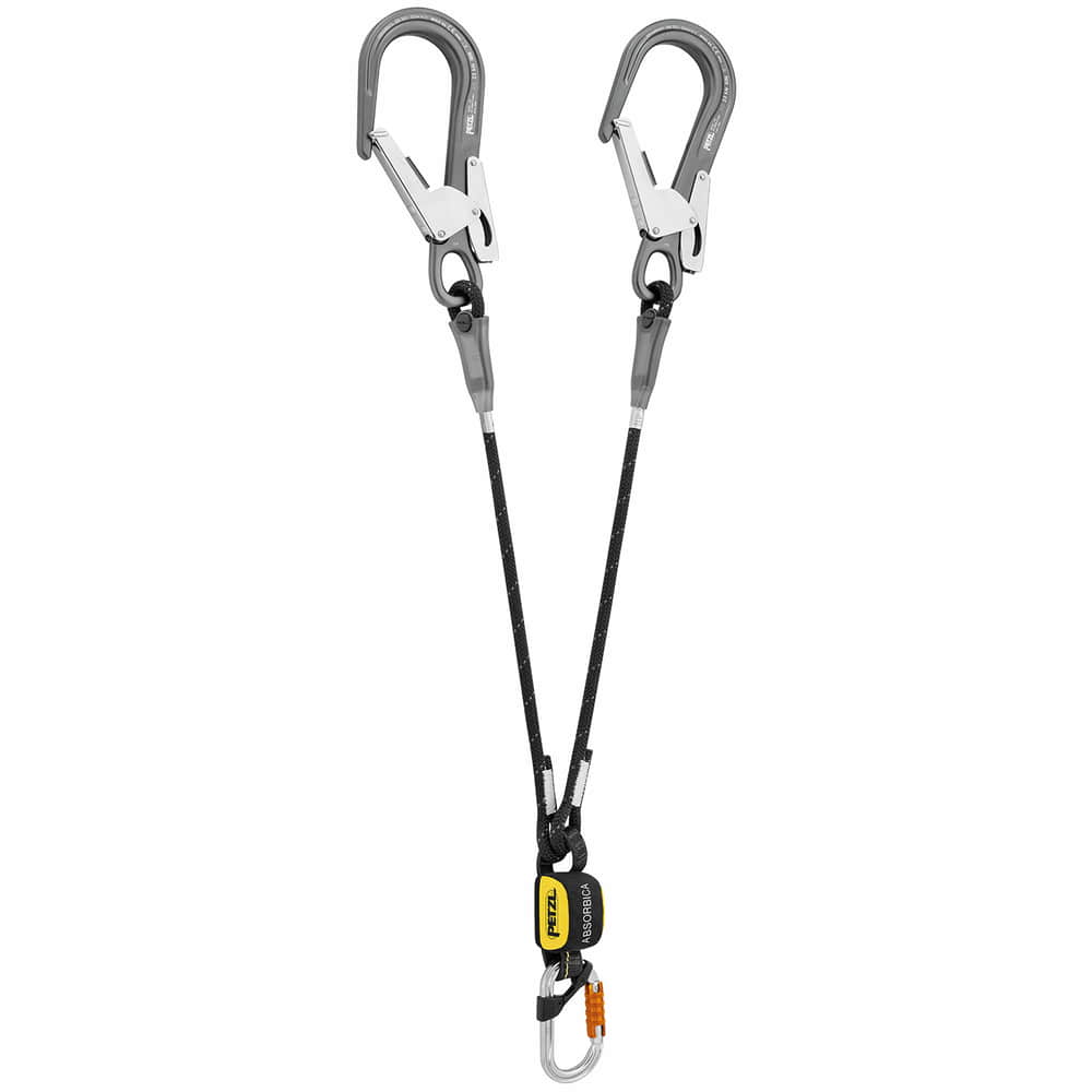 L’Absorbica-Y MGO de Petzl, une longe en Y avec deux mousquetons gris et une corde noire