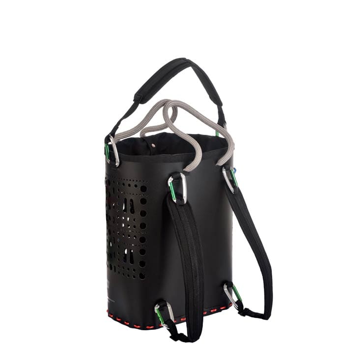 ropeBUCKET 50 seau noir avec poignées en corde grise et bandoulière noire avec mousquetons verts