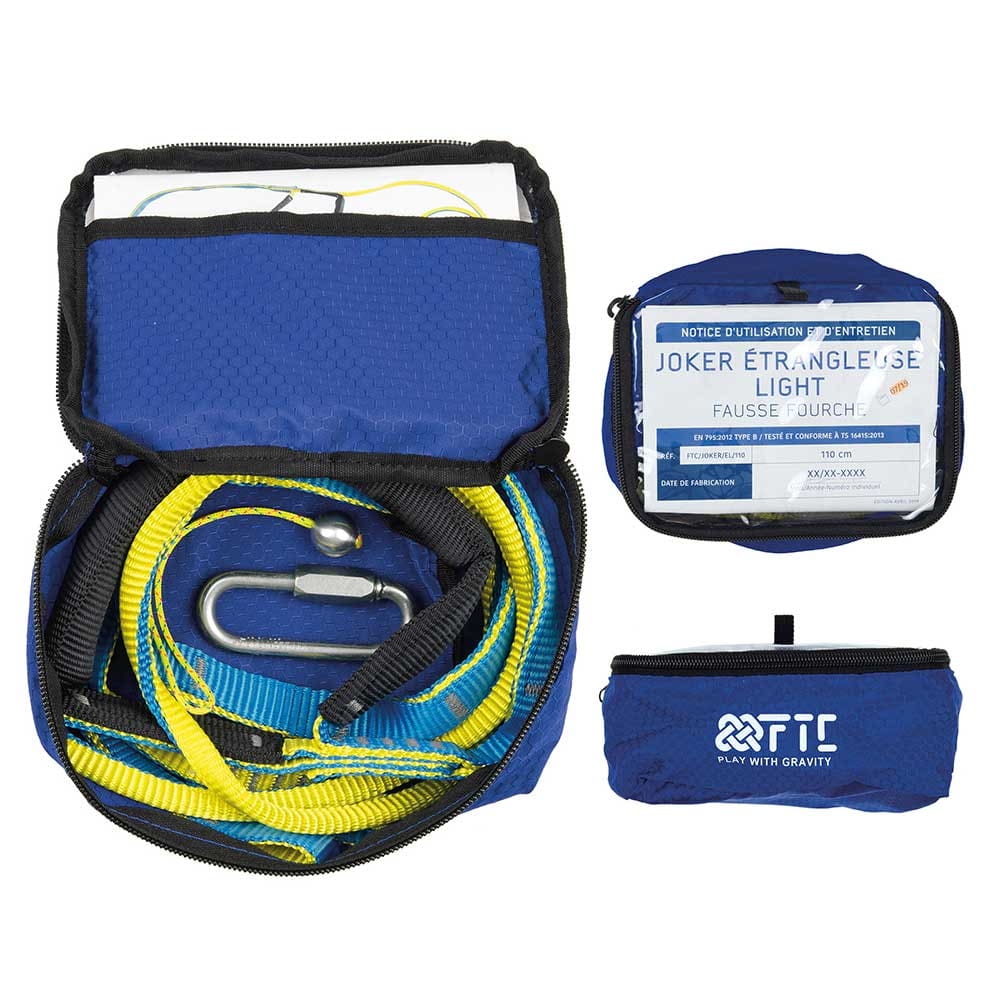 Tour de cou Joker Light, sac bleu ouvert avec bretelles jaune-bleu, mousqueton en métal et documents, à côté de poches bleues fermées avec imprimé « FTC Play with Gravity » et « FTC Play with Gravity »
