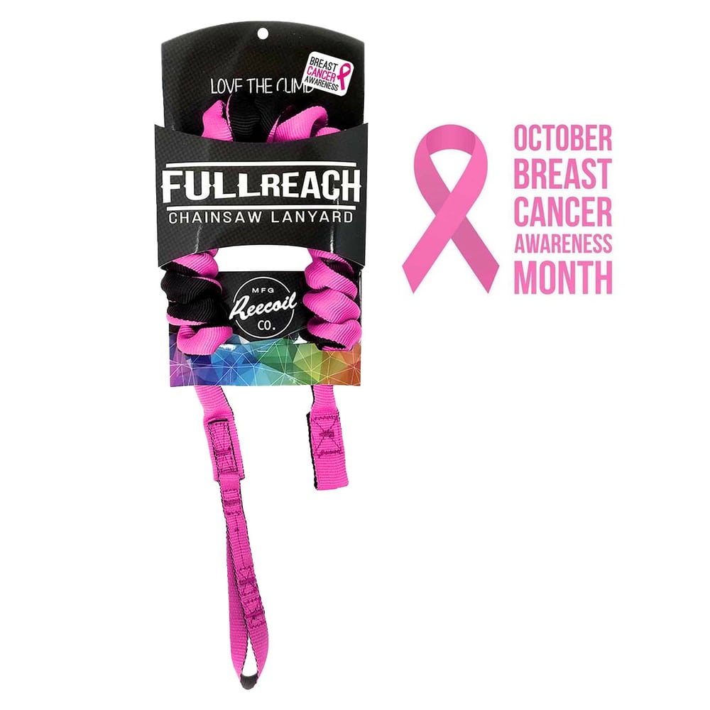 Longe Full Reach en rose et noir, emballée avec une étiquette noire avec l’inscription blanche « FULL REACH CHAINSAW LONGY » et le symbole du ruban rose, à côté du texte « MOIS DE SENSIBILISATION AU CANCER DU SEIN D’OCTOBRE »