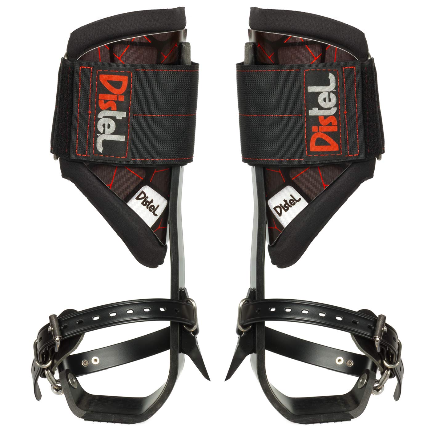 Distel Carbon 3.1 Classic de Distel, paire de rails en carbone noir avec surpiqûres rouges et grandes sangles velcro avec logo Distel, sangles de pied avec boucles